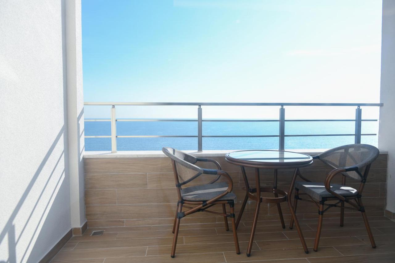 Hotel Zanzi Durres Exterior photo