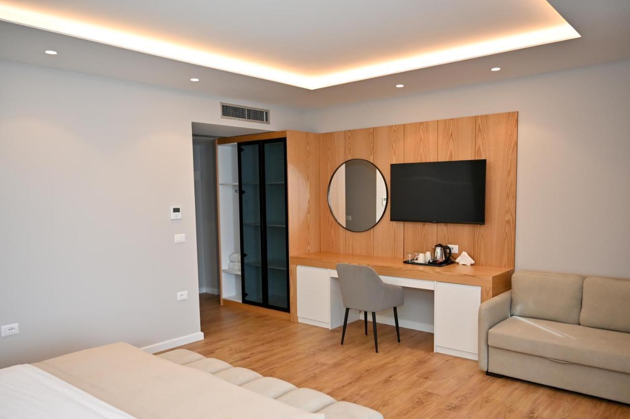 Hotel Zanzi Durres Exterior photo