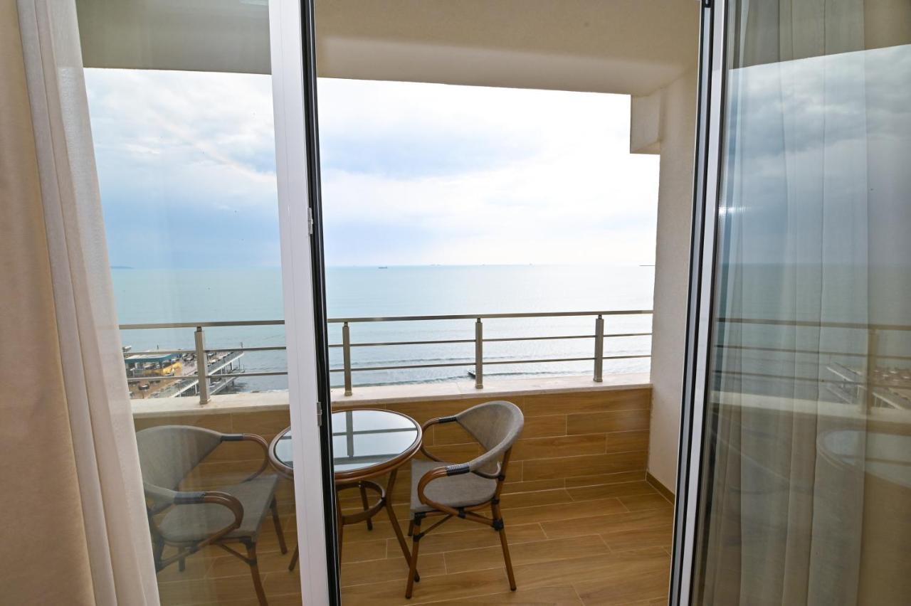 Hotel Zanzi Durres Exterior photo
