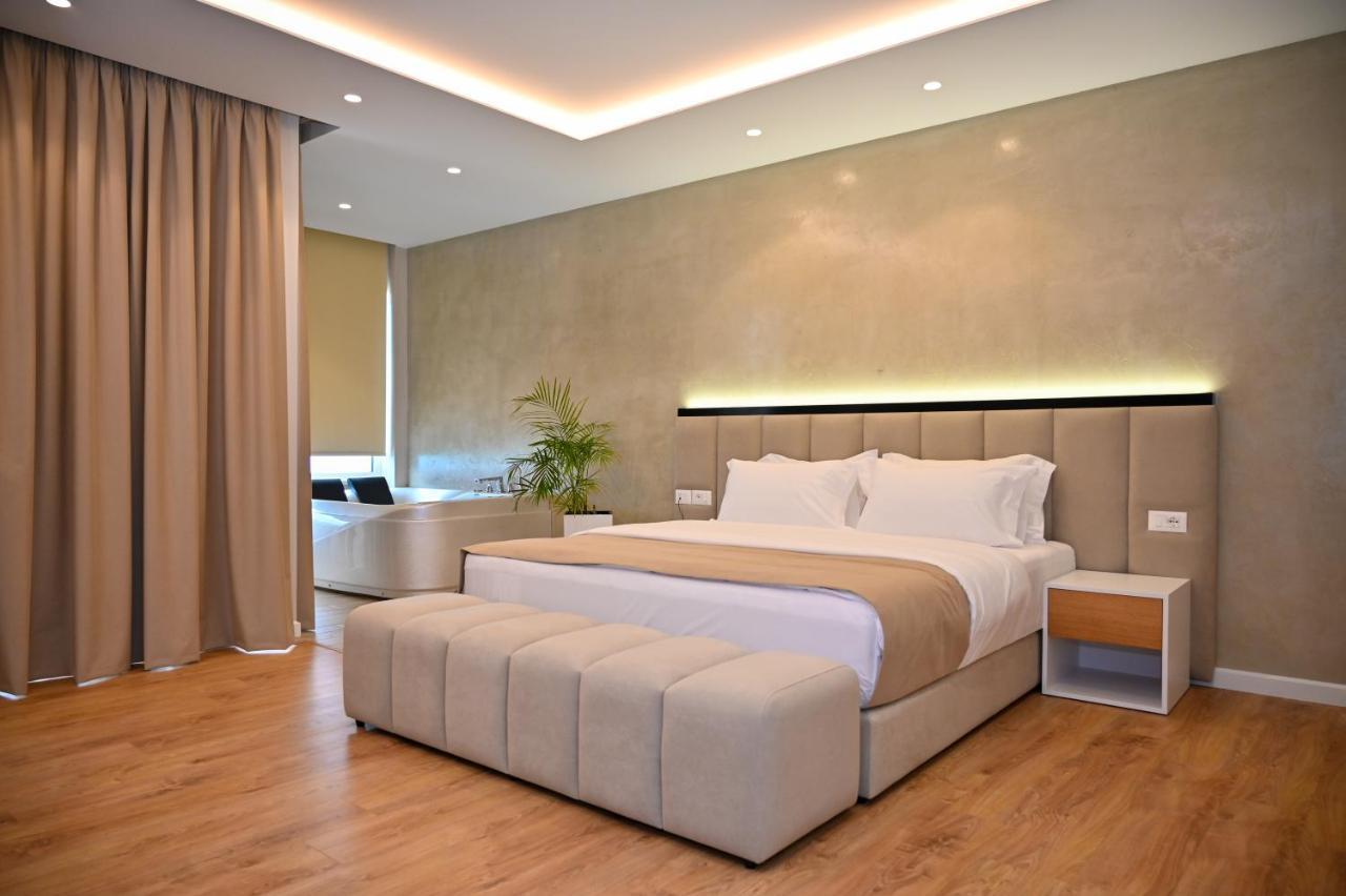 Hotel Zanzi Durres Exterior photo