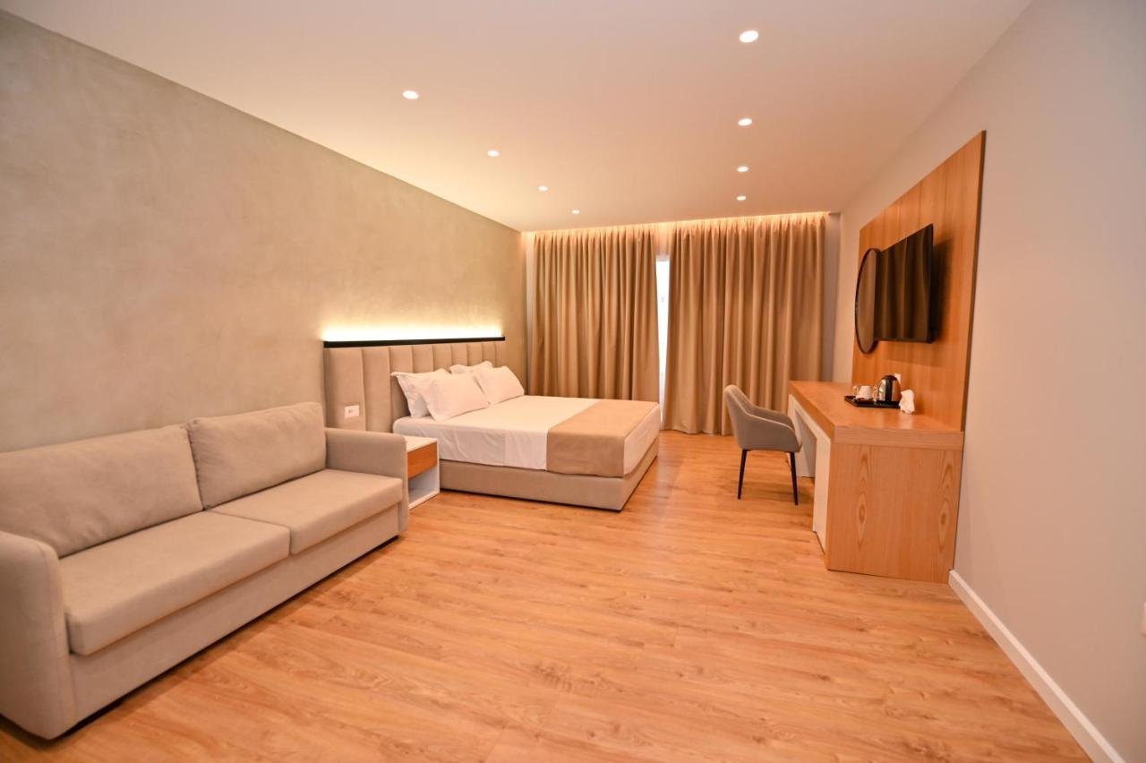 Hotel Zanzi Durres Exterior photo